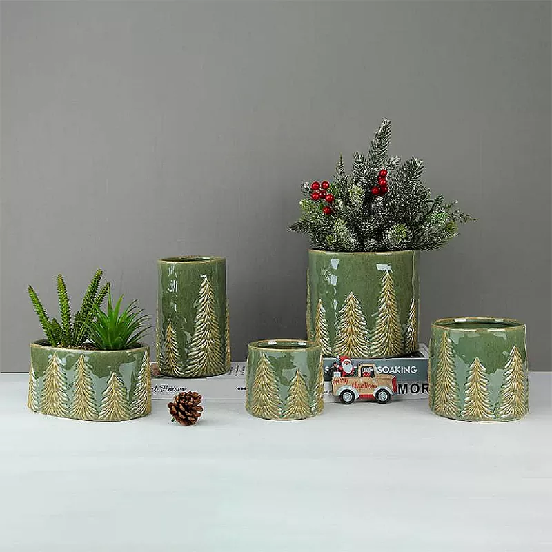 Geprägte Weihnachtsvase aus Kiefernholz